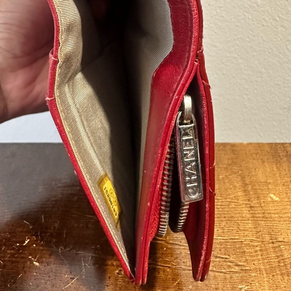 Chanel Red Quilted Women's wallet silver hardware EUC - Picture 8 of 11